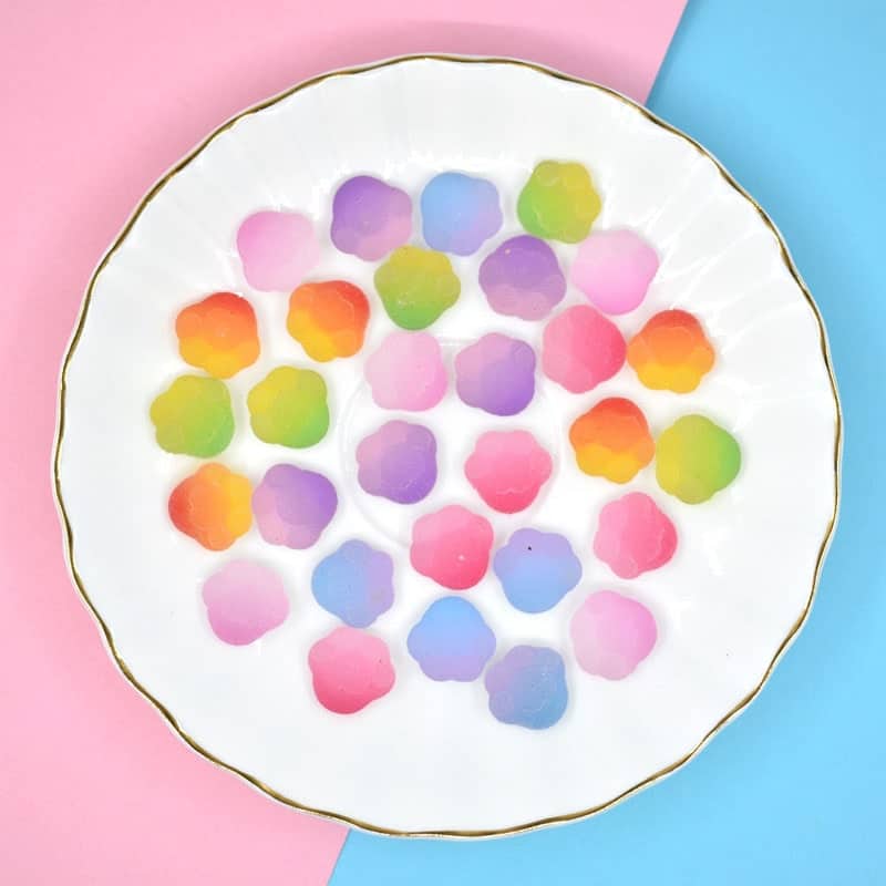 MSCFTFB 50 Pieces Flower Resin Charms Sakura Plastic Beads Flatback Cabochons Embellishment For Earrning Necklace Bracelet Jewelry Making Cardmaking Photo Frame Hair Accessories